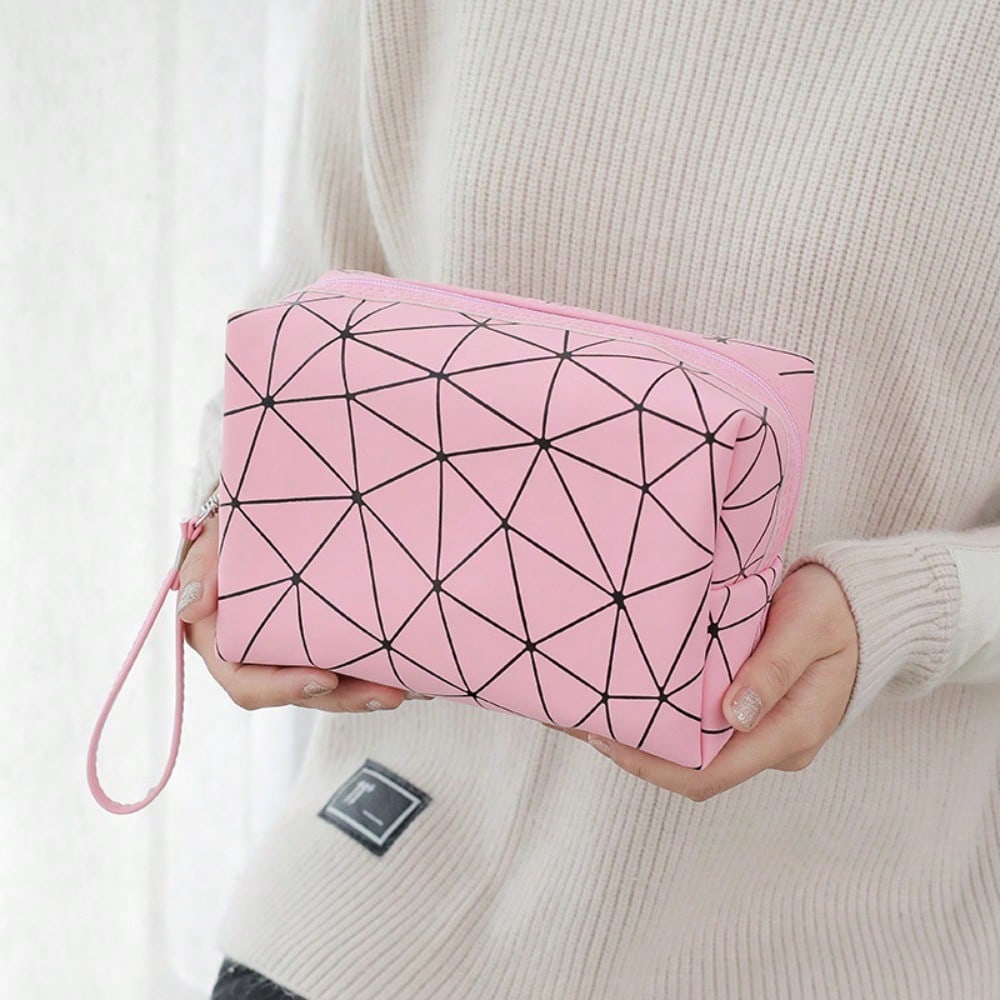 Geometric Luminous Makeup Bag  - огляд і ціна Tech Accessories Designer