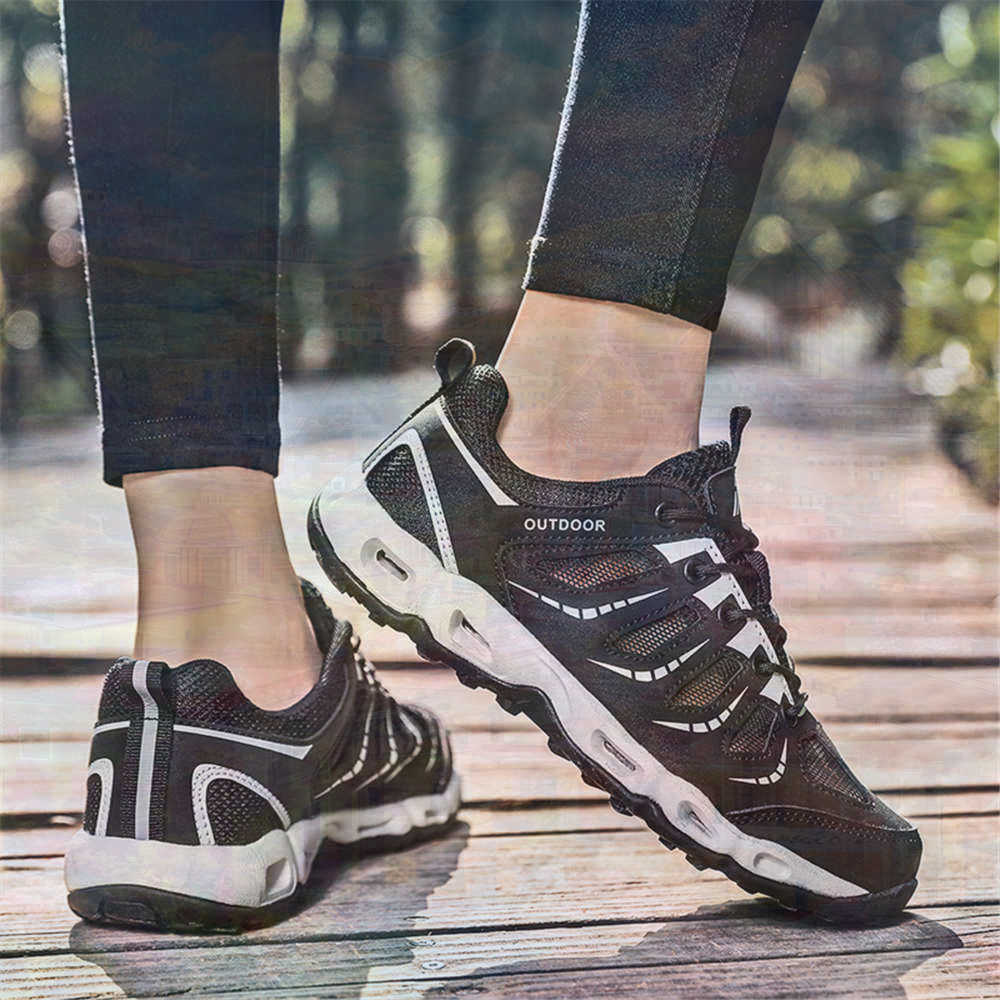 Sumer Round Tip Silver Sneaker - огляд і ціна Tech Accessories For Travel